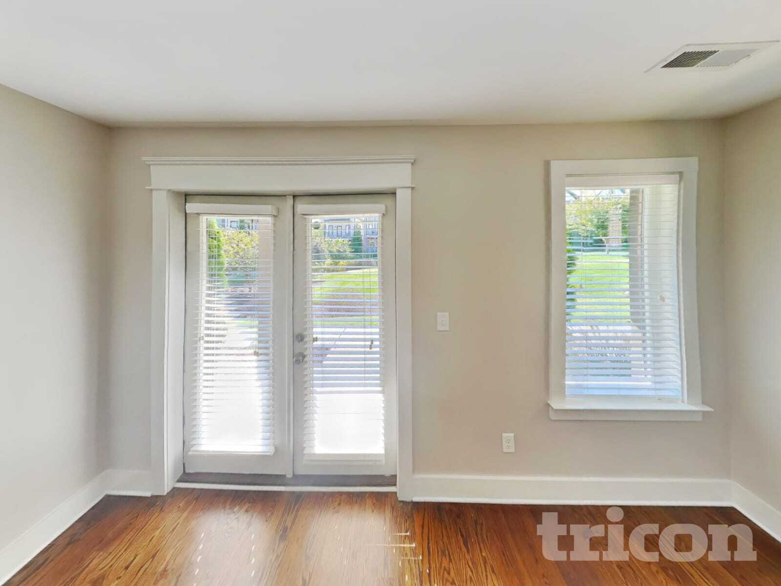 Building Photo - 1212 Hillwood Private Cove