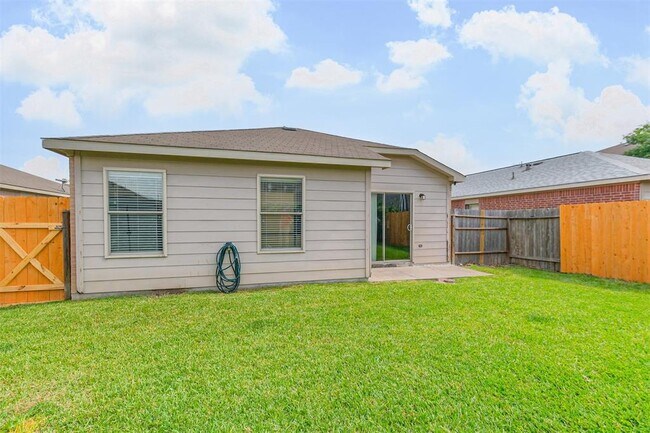 Building Photo - 16530 Peyton Ridge Cir