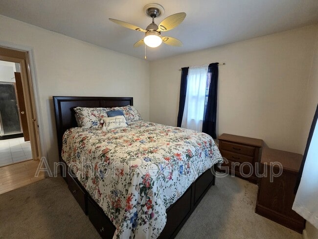 Building Photo - 14 Al St