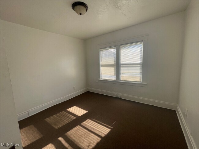 Building Photo - 843 Rondel Rd