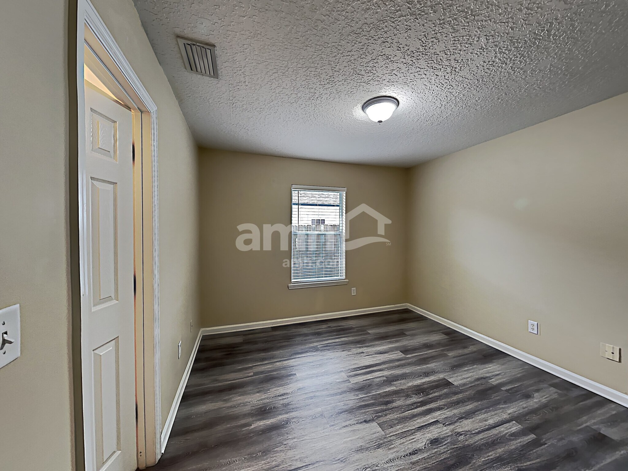 Building Photo - 1333 Sylvie Ln