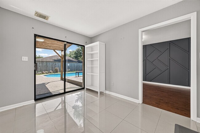 Building Photo - 6419 Paso Del Sol Dr