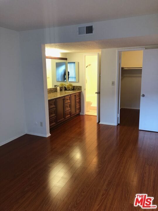 Building Photo - 22100 BURBANK, 120B