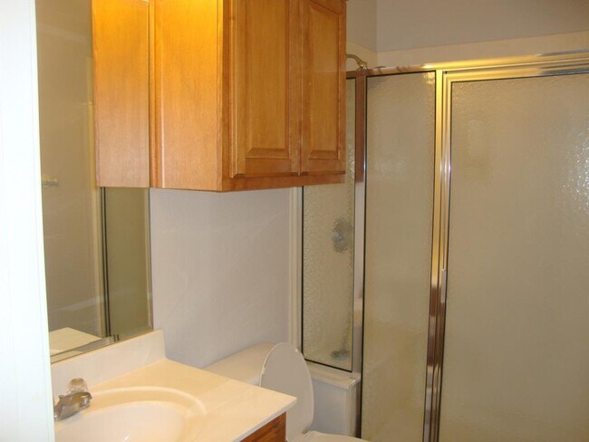 Building Photo - 503 Ambrose Dr