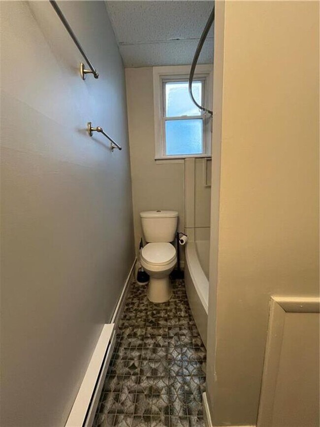 Building Photo - 316 North St