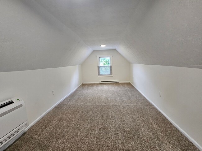 Building Photo - Newly updated 2 bedroom apartment for rent!