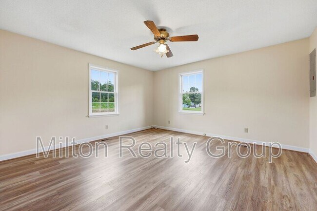 Building Photo - 763 Tingen Rd