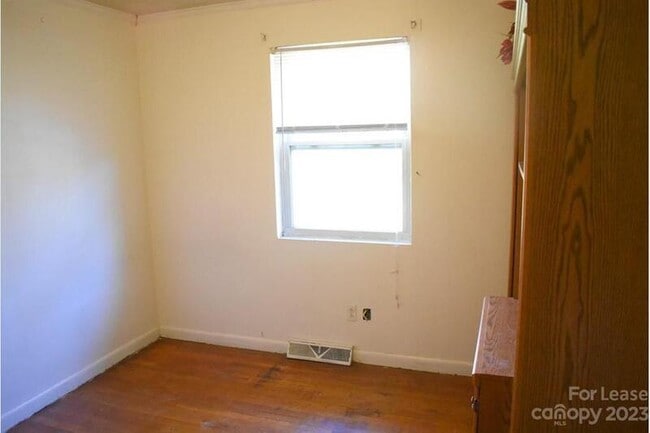 Building Photo - 49 Fenix Dr SW