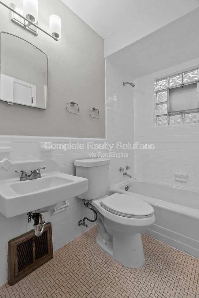 Building Photo - 2104 Lexa Dr