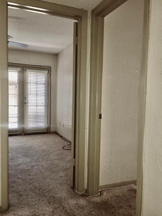 Building Photo - 4433 N Stanton St