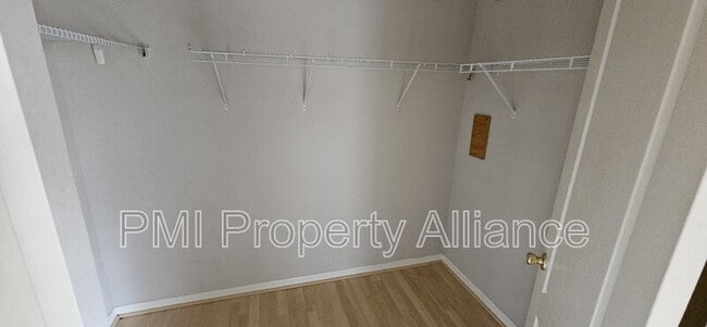 Building Photo - 10600 Cedar Forest Cir