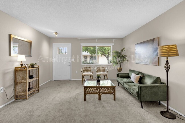 Building Photo - 10547 W Coggins Dr