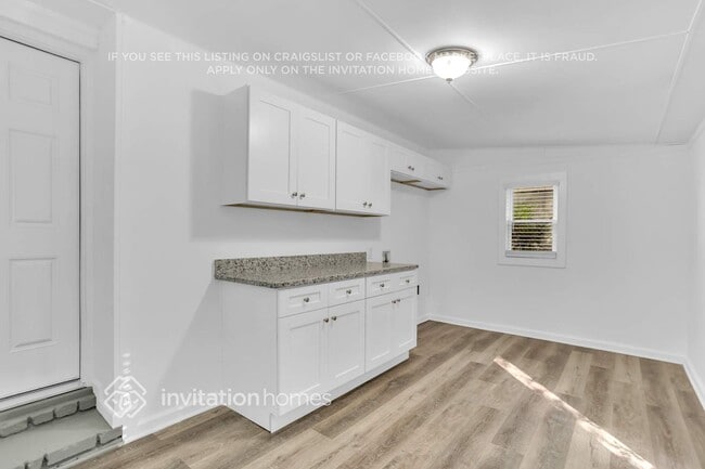 Building Photo - 3640 W Potomac Dr