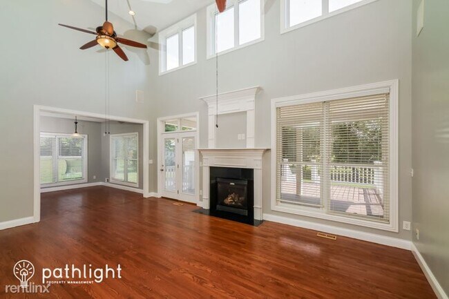 Building Photo - 4 br, 3.5 bath House - 6421 Shirley Ave UNIT