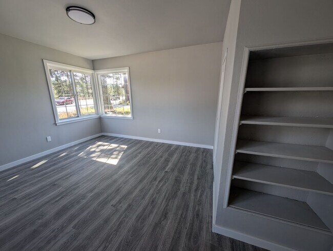 Building Photo - Remodeled 2 Bedroom Home – Water & Sewer Included