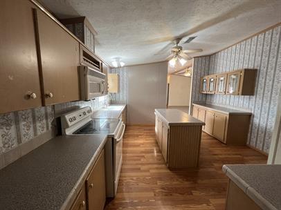 Building Photo - 99 Roots Rd