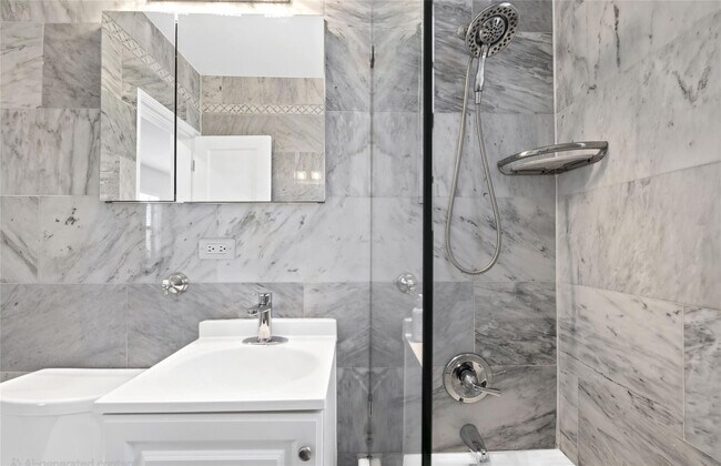 Building Photo - 3015 Seville St