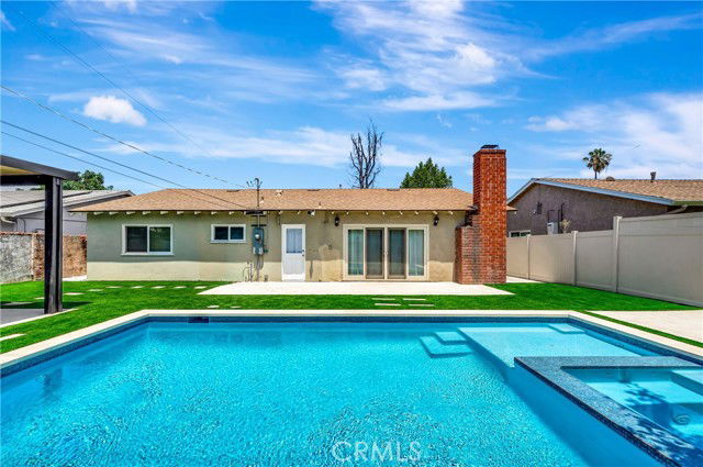 Building Photo - 23010 Hartland St