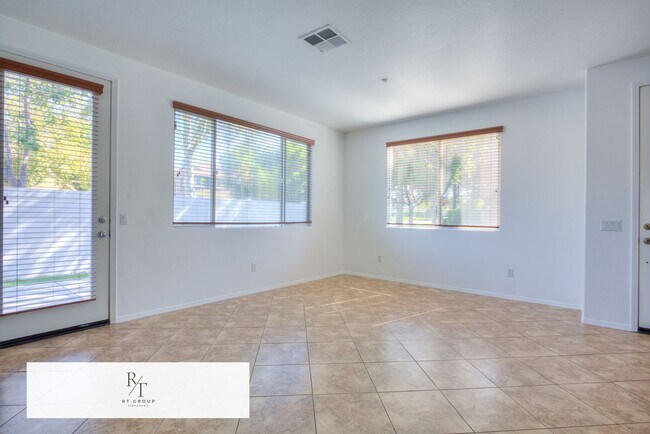Building Photo - 27944 John F Kennedy Dr