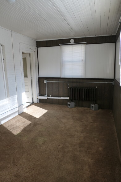 Bedroom 3 - 1937 University Ave