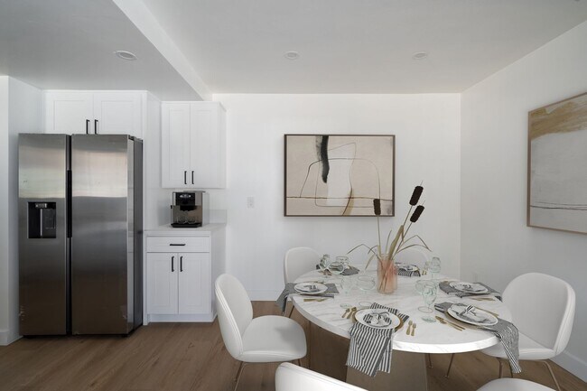 Building Photo - Central air conditioning!