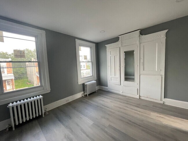Building Photo - 30 N 56th St