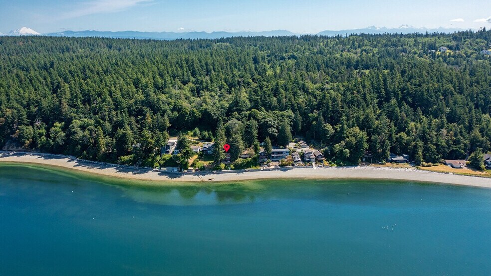 Building Photo - 2038 S Breezy Point Rd