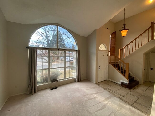 Building Photo - NW Reno - Summit Ridge - 4 Bed 2.5 Bath