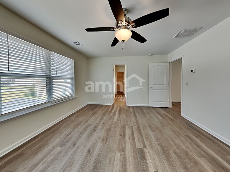 Building Photo - 27 Spinaker Ct