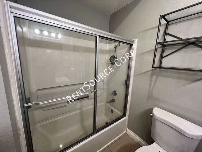 Building Photo - 2813 W Avenue K12