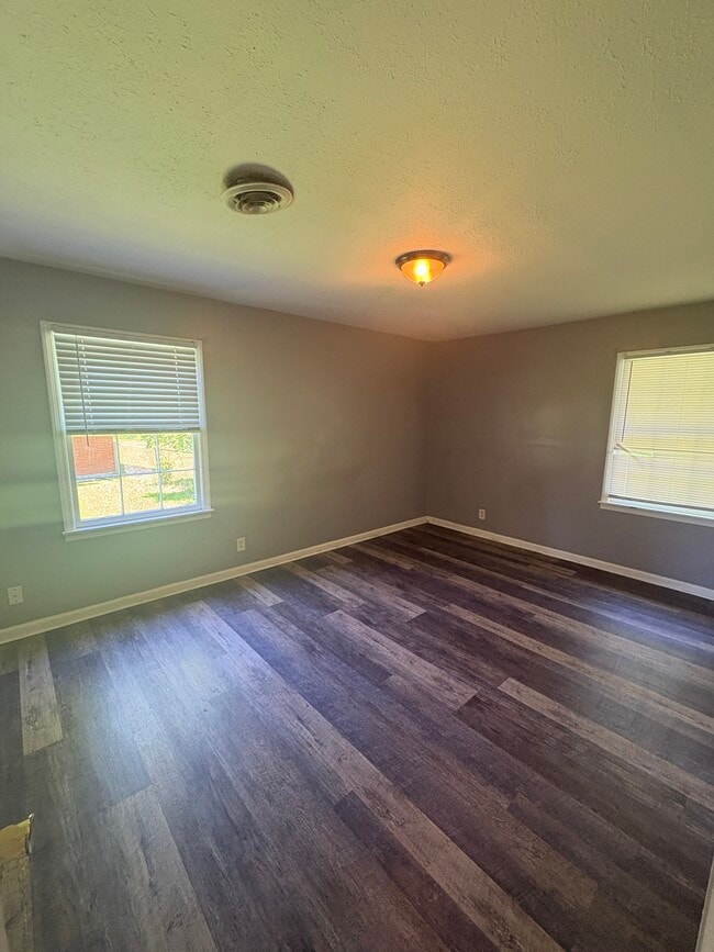 Building Photo - 1219 Biscayne Dr