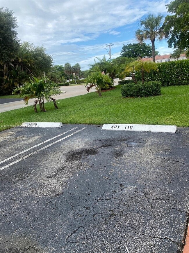 Building Photo - 3200 Coral Springs Dr