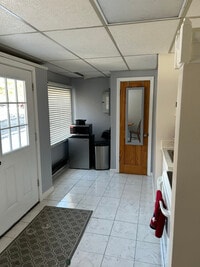 Building Photo - 349 Naubuc Ave