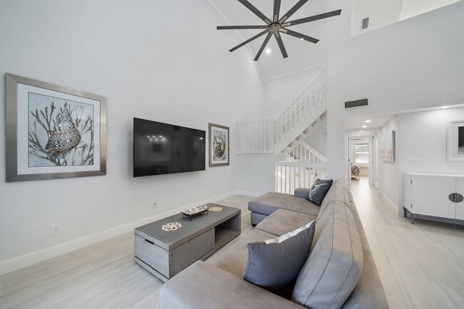 Building Photo - 3902 Fairway Dr N