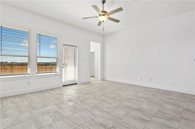 Building Photo - 121 Buckle Cove