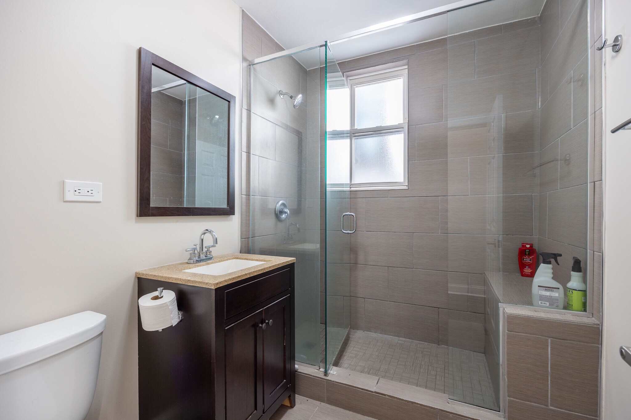 Building Photo - 4849 N Seeley Ave