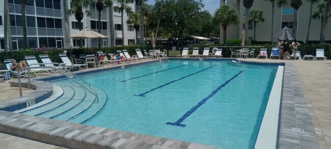 Building Photo - 320 Horse Creek Dr