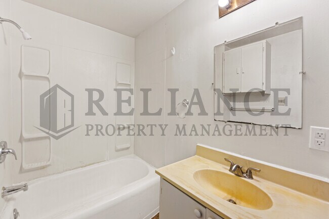 Building Photo - 215 S Kansas St