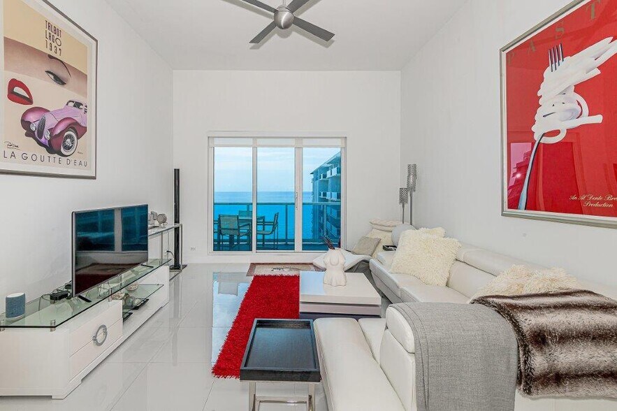 Building Photo - 2301 Collins Ave