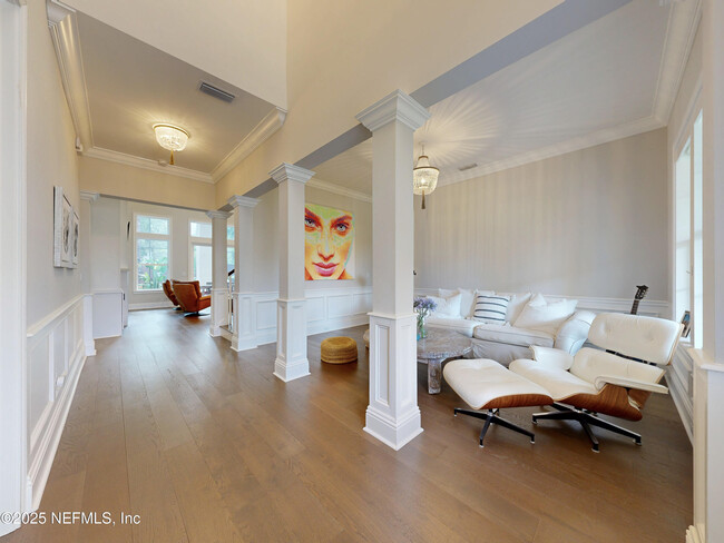 Building Photo - 401 Payasada Lakes Ave
