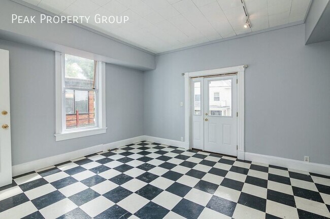 Building Photo - 2552 Vestry Ave