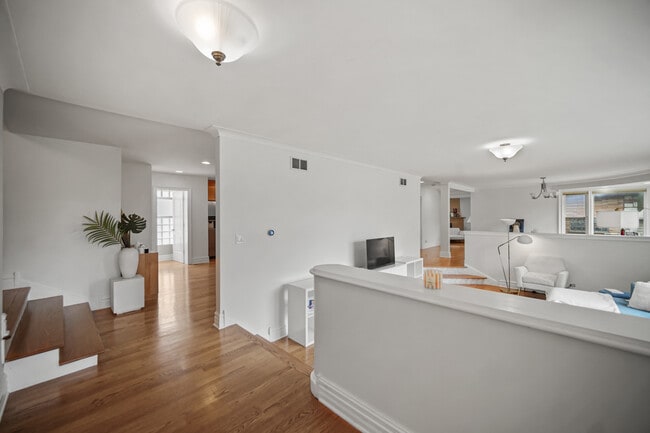 Building Photo - 9157 S Avers Ave