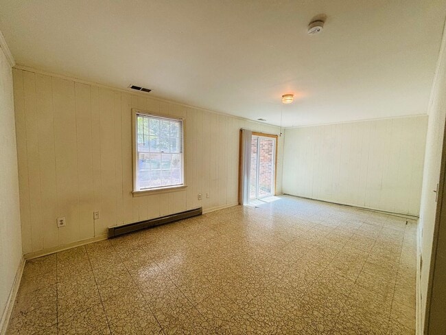 Building Photo - 105 Sherwood Ct