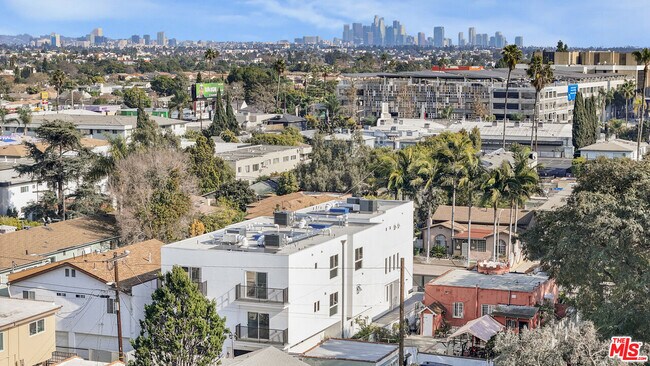 Building Photo - 2057 1/2 S Garth Ave