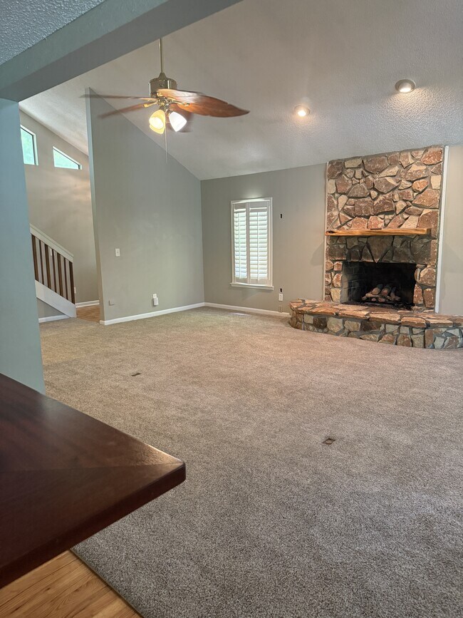 Building Photo - 504 Main St