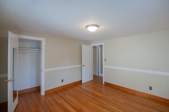 Building Photo - 37 Longview Way