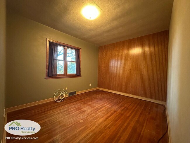 Building Photo - 3 Bedroom House in Oakdale