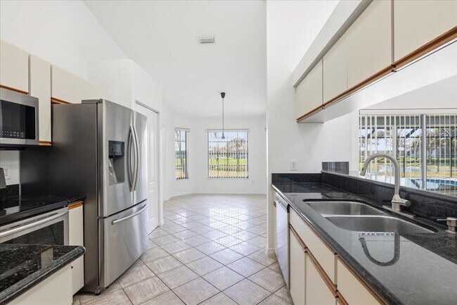 Building Photo - 1902 SE Gaskins Cir