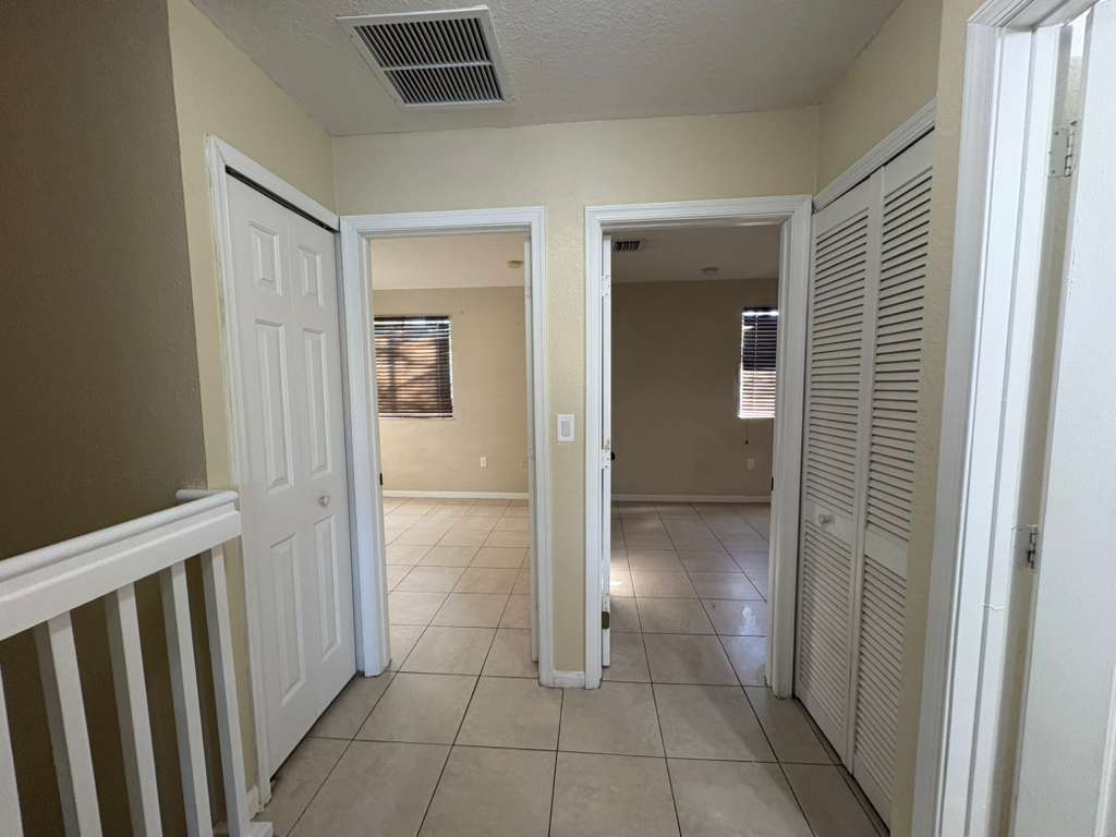 Building Photo - 2819 SE 15th Rd