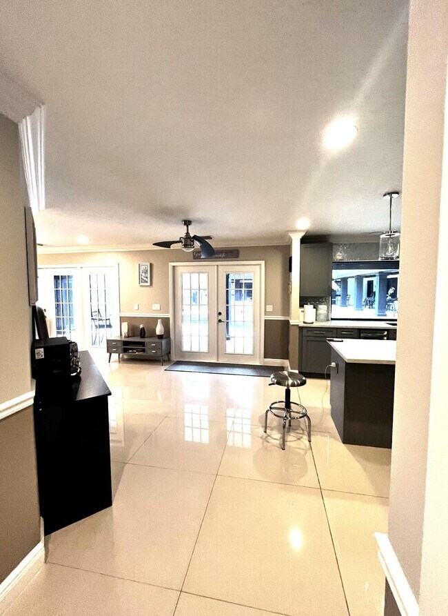 Building Photo - 6186 Duckweed Rd